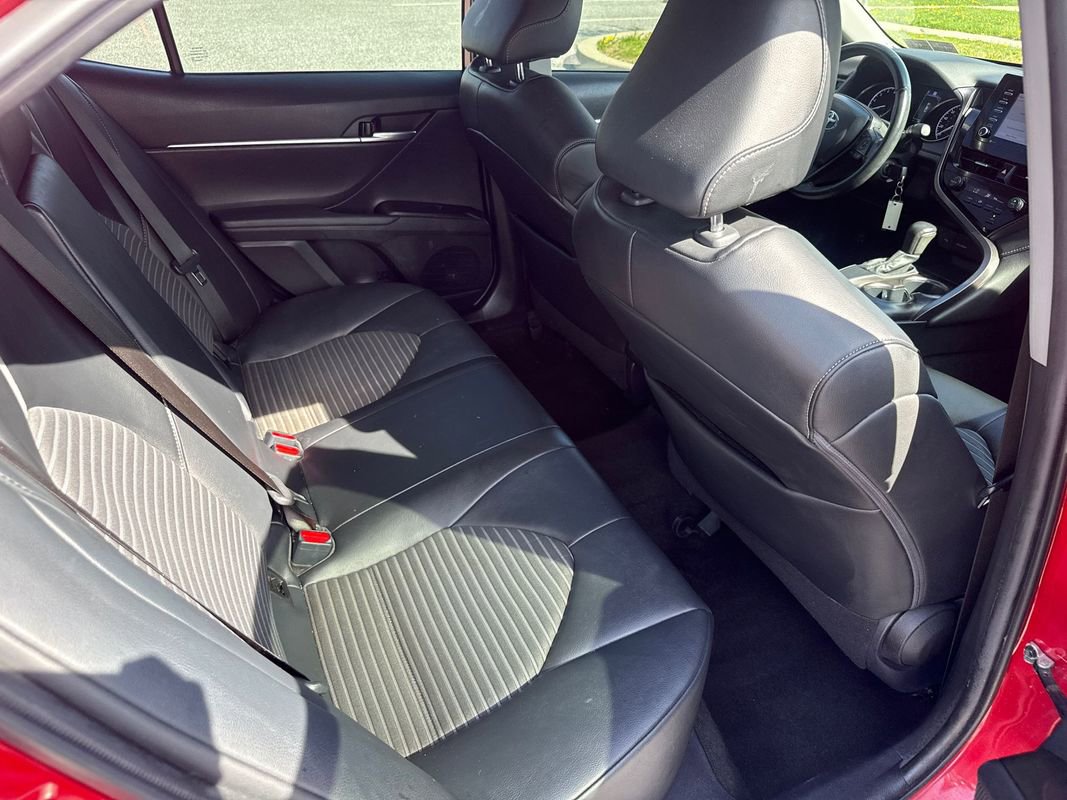 Used 2021 Toyota Camry SE FWD image 13