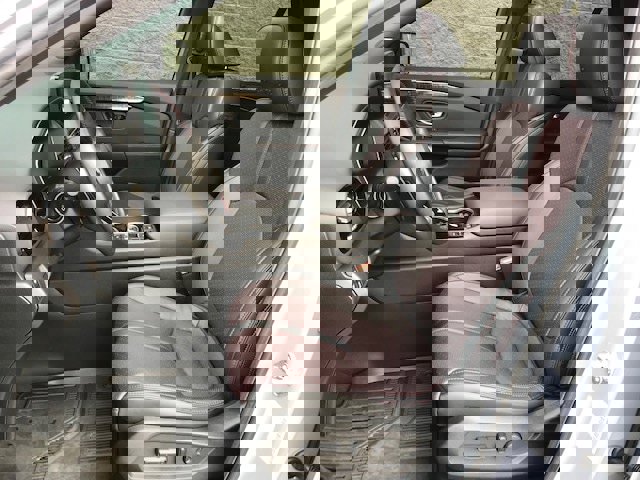 Used 2025 Honda Pilot Black Edition image 6