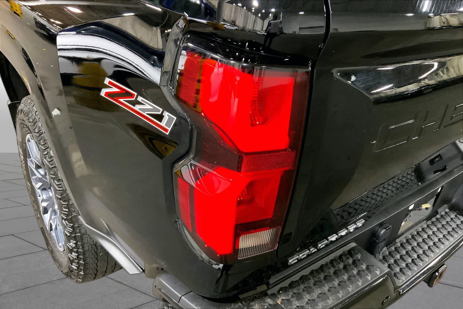 Used 2023 Chevrolet Colorado Z71 w/ Z71 Convenience Package 2 AWD/4WD image 29