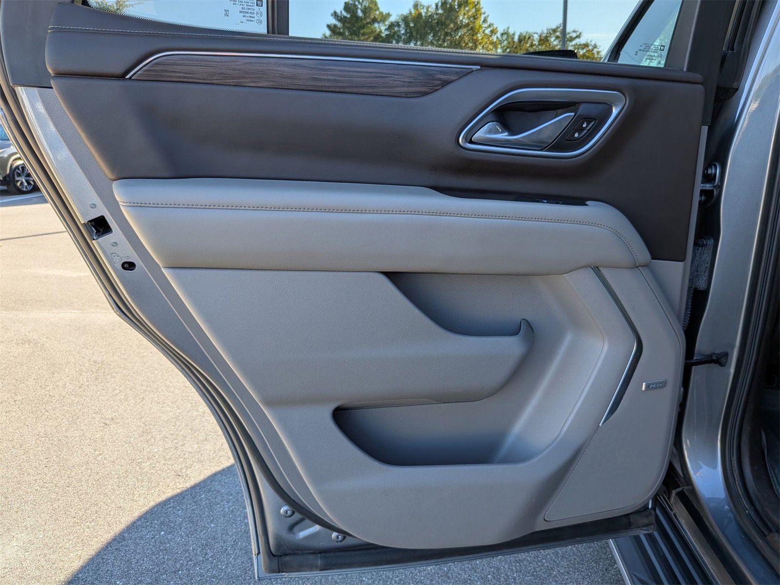 Used 2021 Chevrolet Tahoe LT w/ LT Signature Package image 27