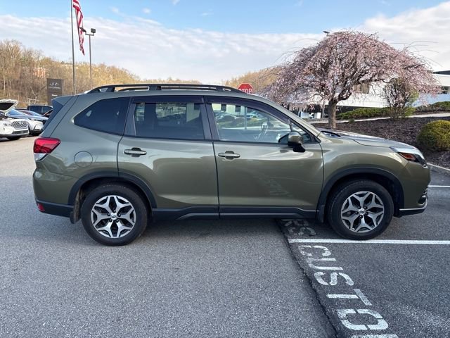 Used 2023 Subaru Forester Premium image 6