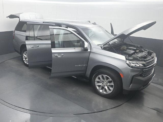 Used 2023 Chevrolet Suburban Premier AWD/4WD image 43