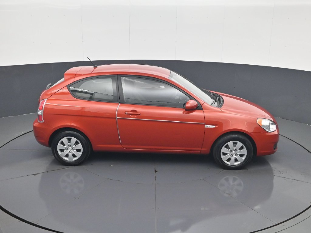 Used 2010 Hyundai Accent GS FWD image 17