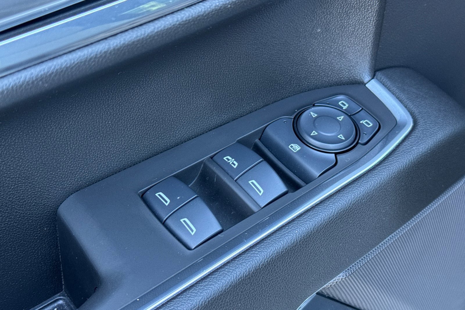 Used 2025 GMC Sierra 1500 Elevation image 10