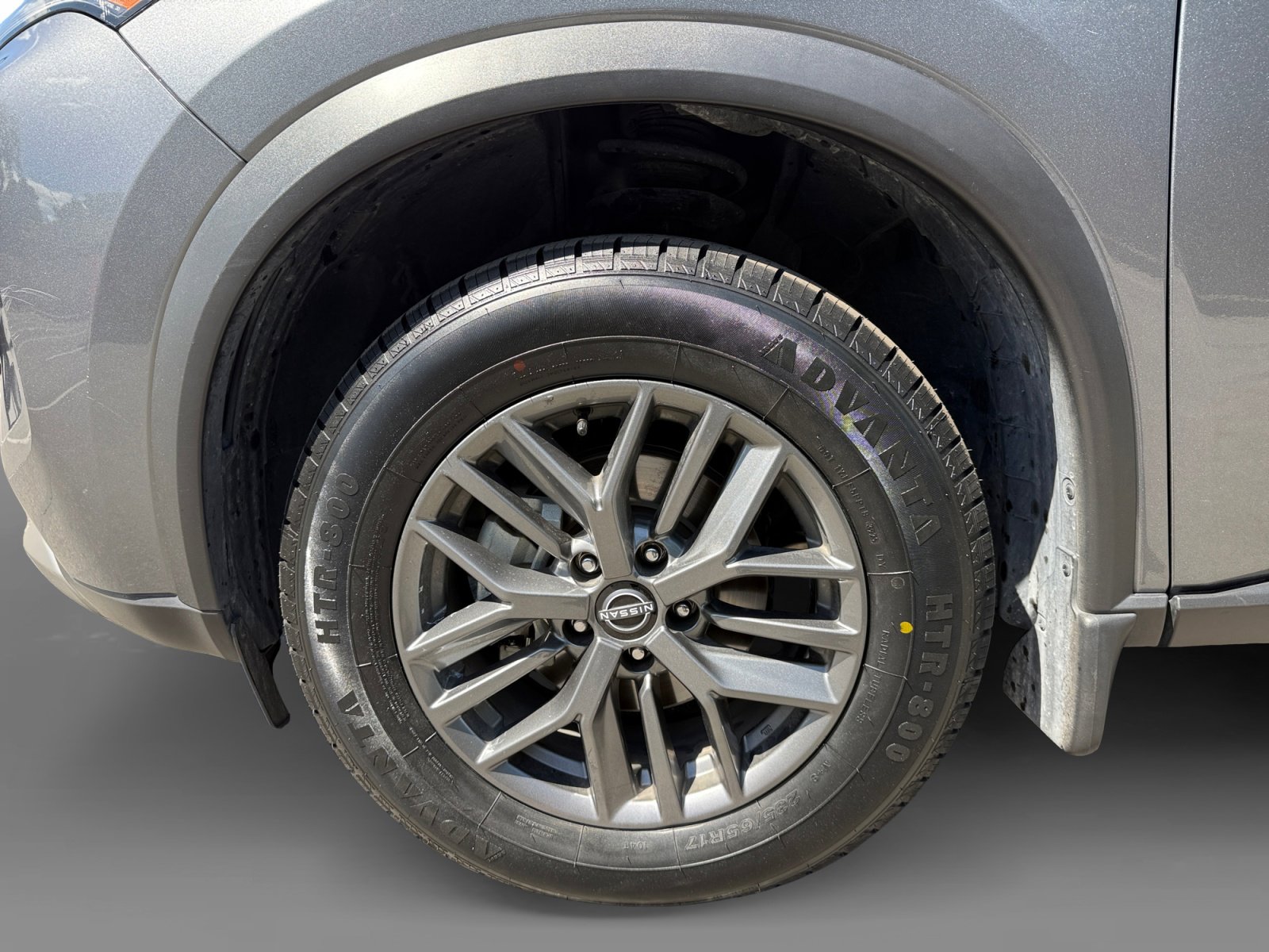 Used 2023 Nissan Rogue S image 9