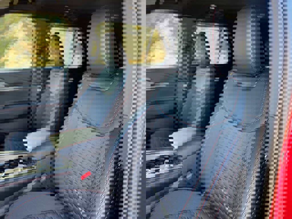 New 2026 Ford Explorer ST-Line w/ ST-Line Street Pack image 18