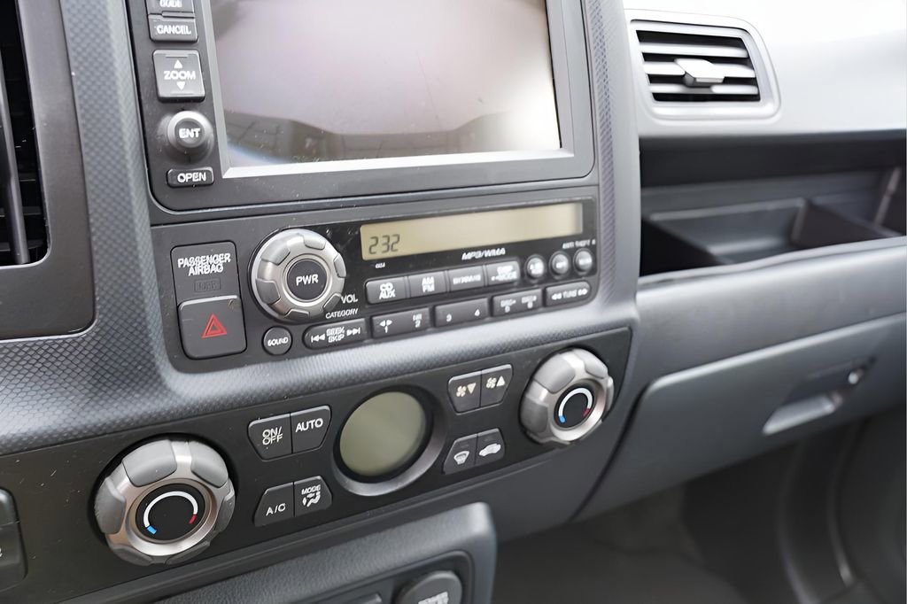 Used 2014 Honda Ridgeline SE image 25