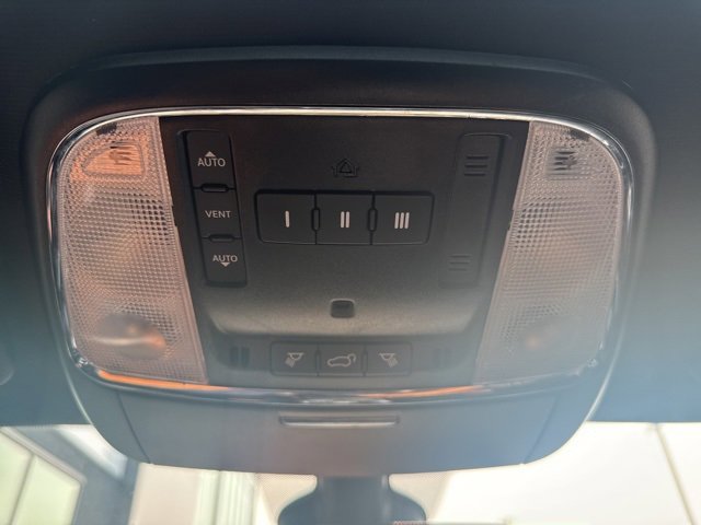 Used 2018 Jeep Grand Cherokee Limited image 15