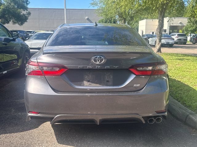 Used 2021 Toyota Camry SE w/ Convenience Package FWD image 12