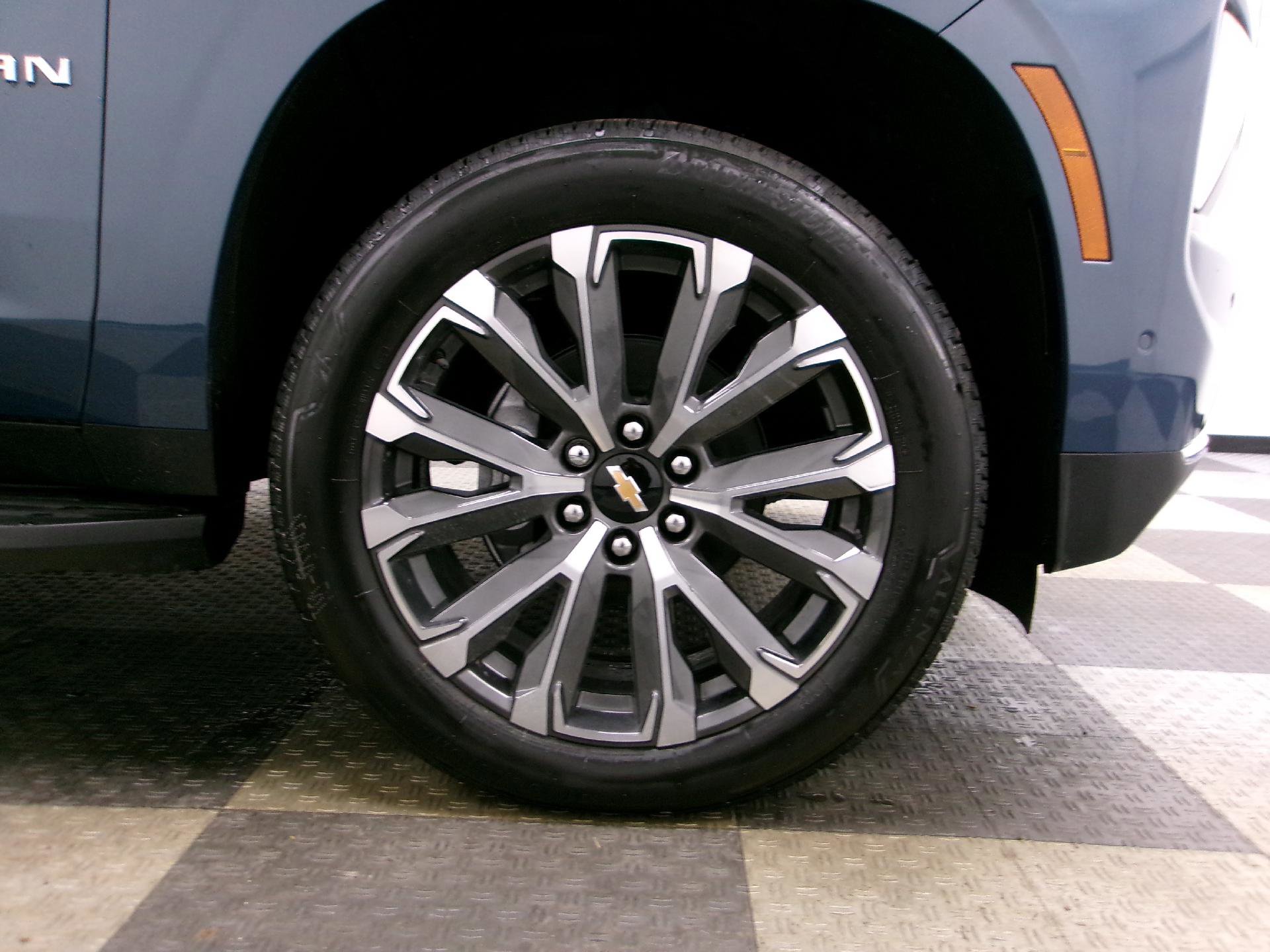 New 2026 Chevrolet Suburban High Country w/ Sun And Tow Package AWD/4WD image 20