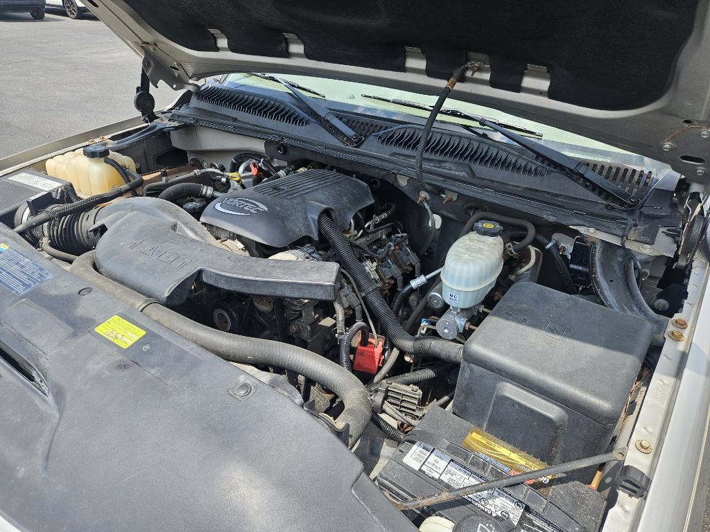 Used 2005 Chevrolet Suburban LT w/ Preferred Equipment Group AWD/4WD image 21