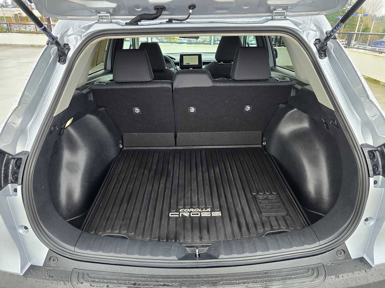 Certified 2023 Toyota Corolla Cross LE w/ Moonroof Package image 16