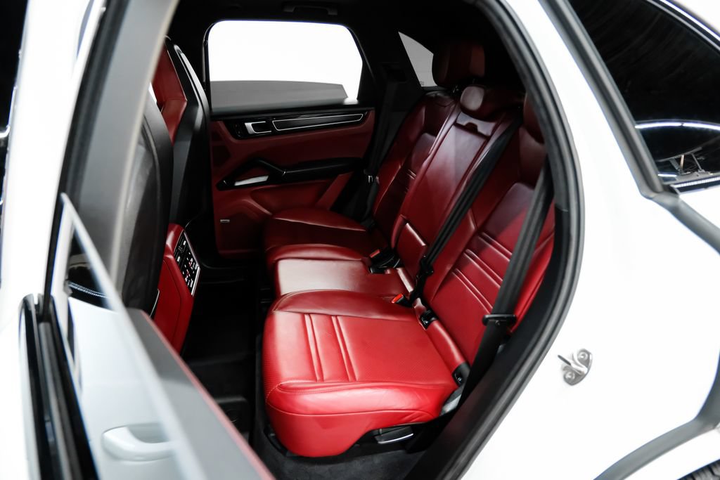 Used 2021 Porsche Cayenne GTS w/ Sport Chrono Package (8LH) AWD/4WD image 60