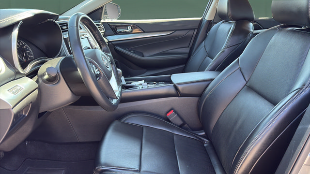 Used 2023 Nissan Maxima SV w/ Floor Mat Group FWD image 17