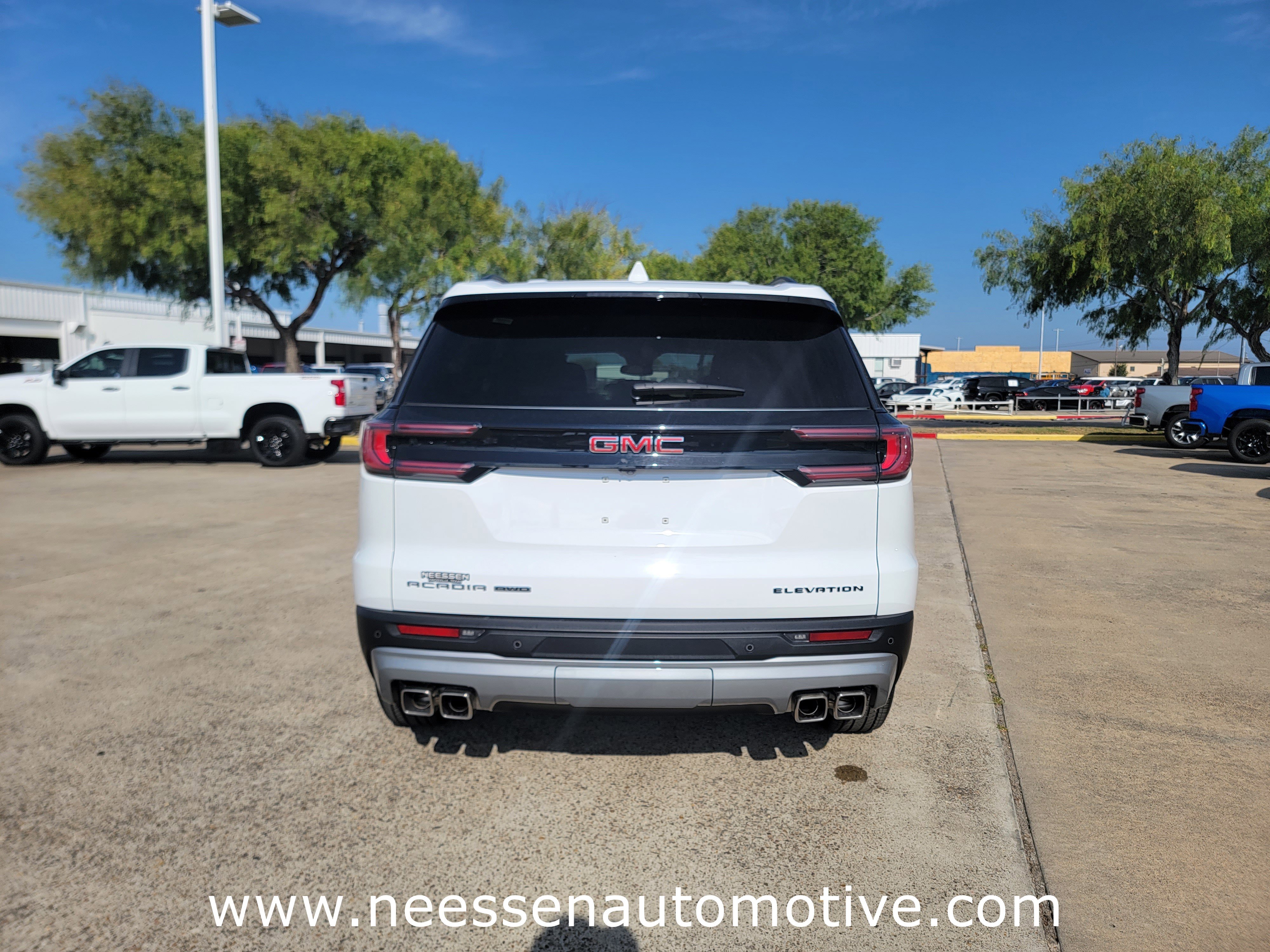 Used 2025 GMC Acadia Elevation image 6