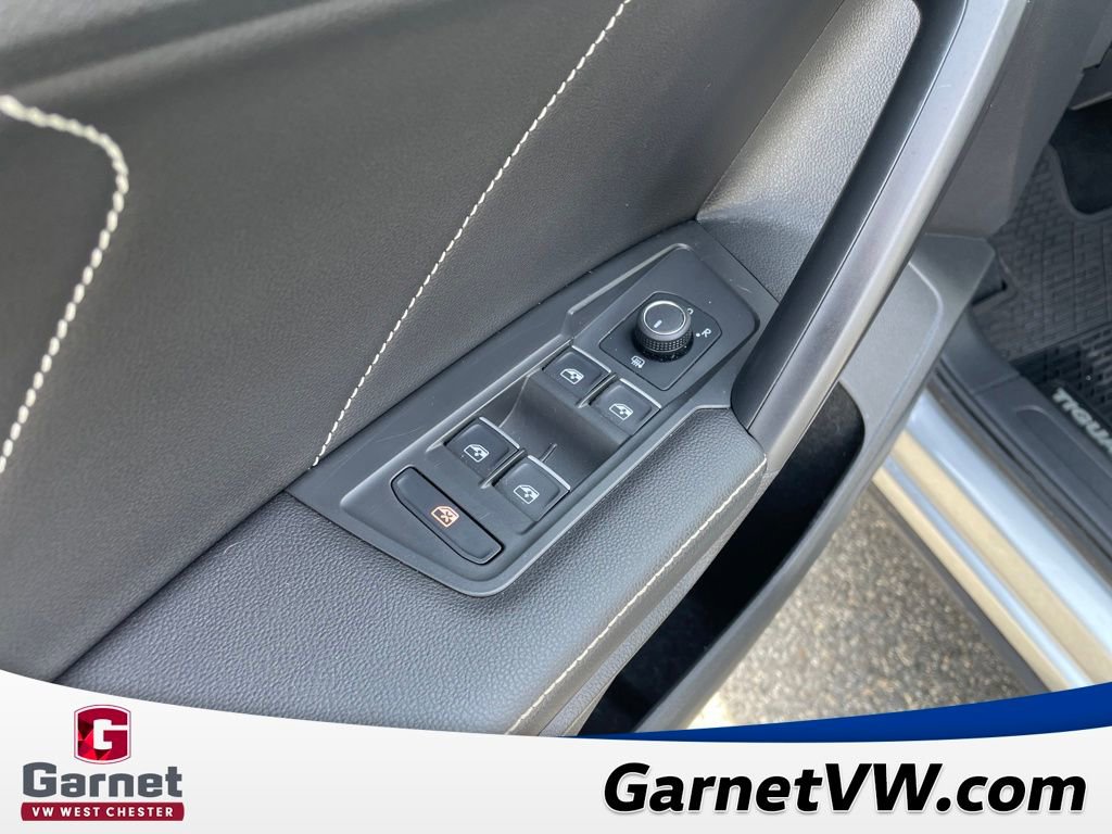 Certified 2023 Volkswagen Tiguan SE w/ Panoramic Sunroof Package image 12