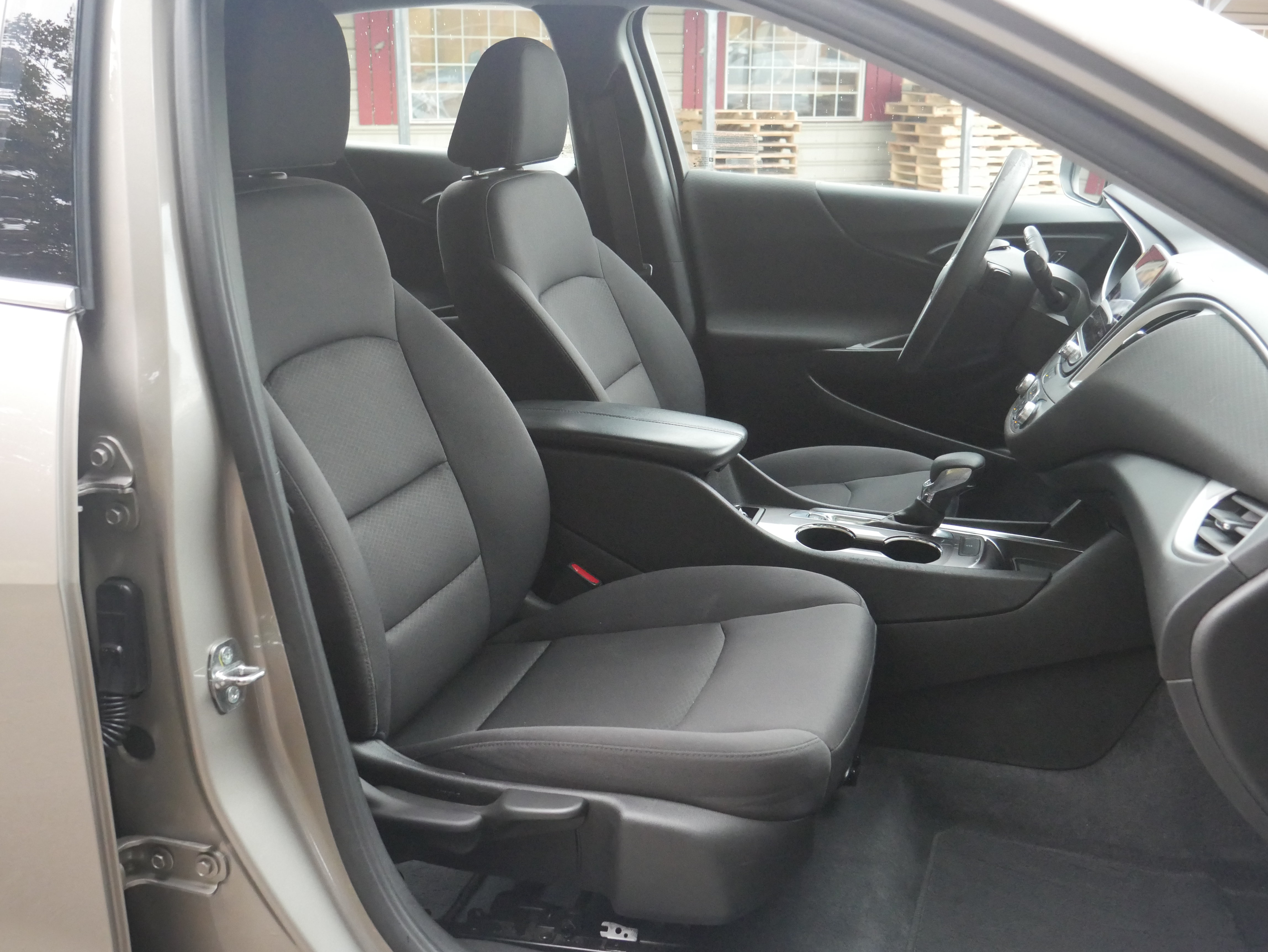 Used 2022 Chevrolet Malibu LT FWD image 25