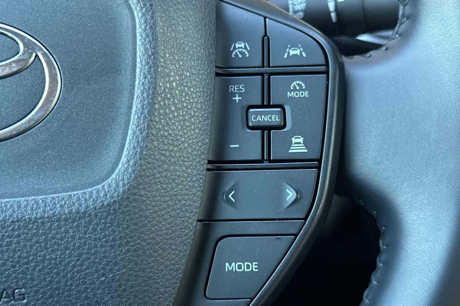 Certified 2025 Toyota Prius LE AWD/4WD image 28