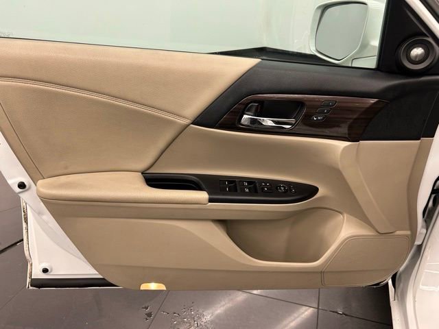 Used 2017 Honda Accord EX-L image 12