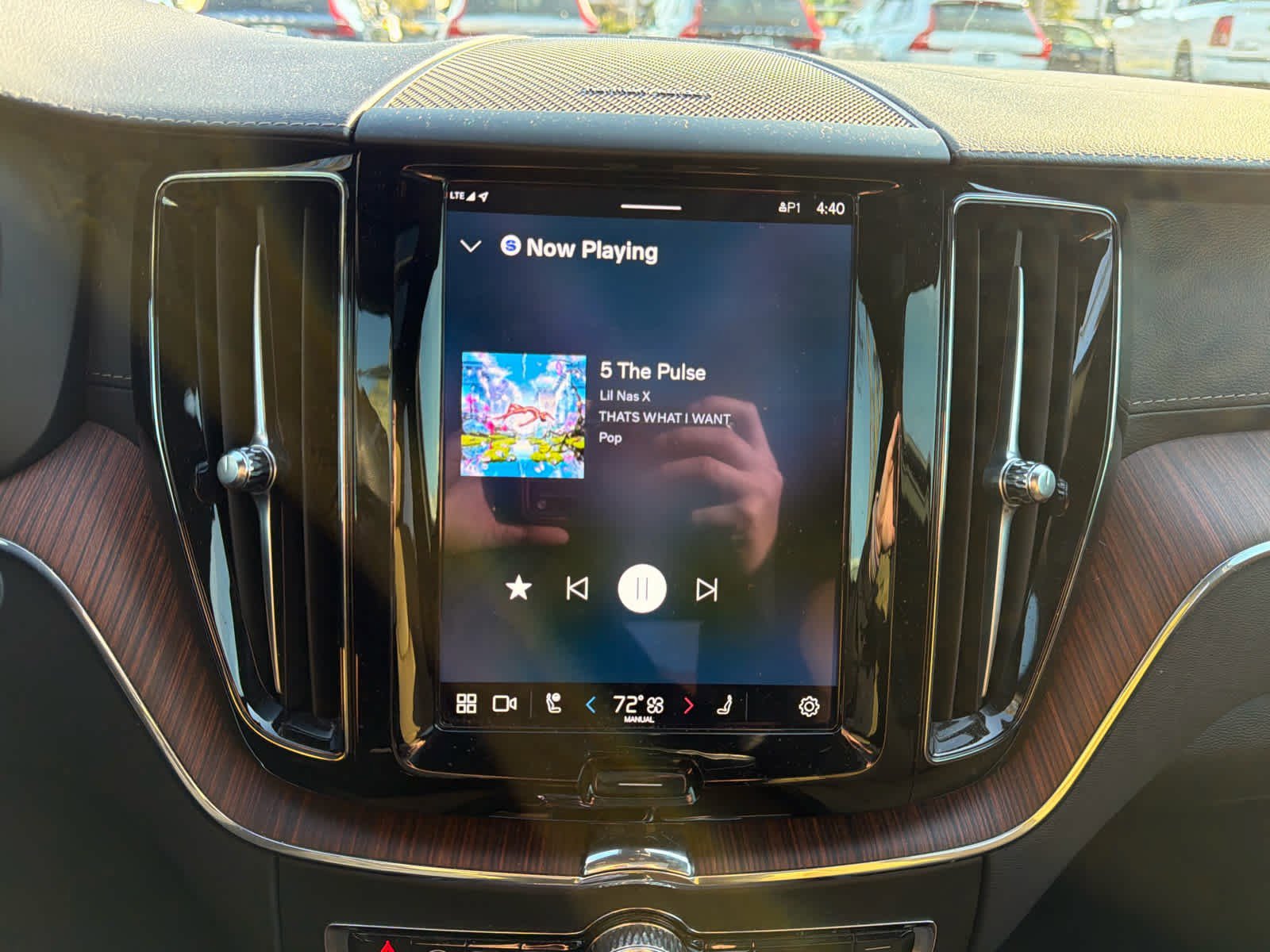 Certified 2024 Volvo XC60 T8 Ultimate w/ Climate Package image 67