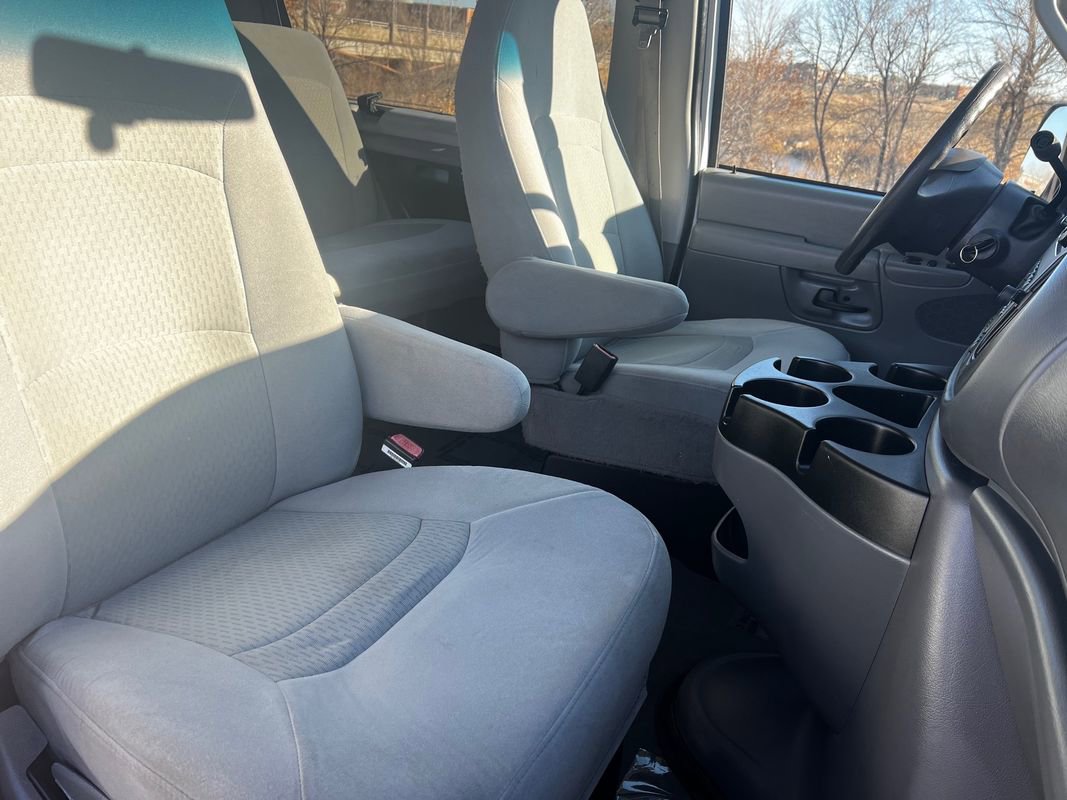 Used 2007 Ford E-350 and Econoline 350 XLT image 17