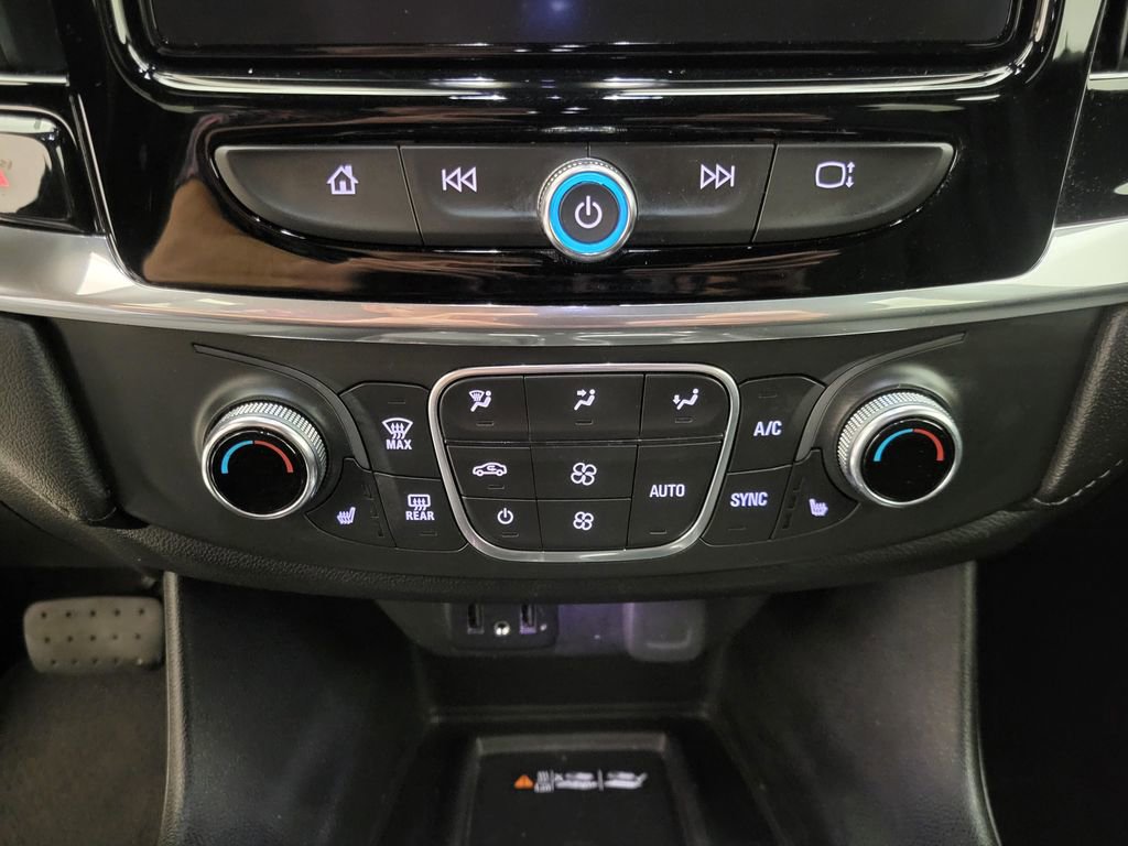 Used 2022 Chevrolet Traverse LT image 8