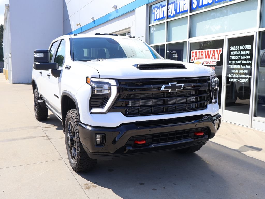 New 2026 Chevrolet Silverado 3500 LT w/ Trail Boss Package AWD/4WD image 2