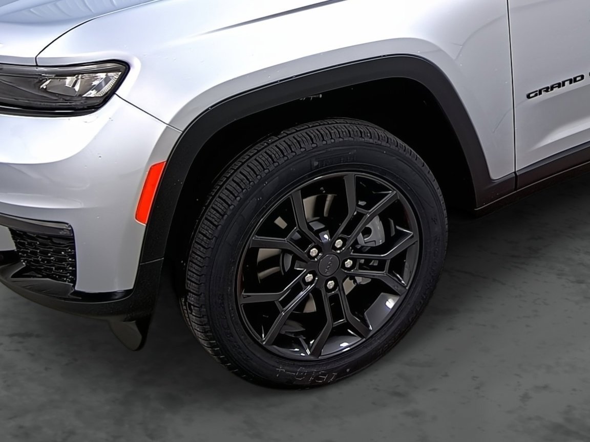 New 2025 Jeep Grand Cherokee L Limited w/ Trailer Tow Package image 7