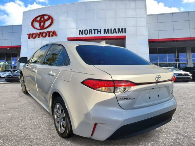 Used 2026 Toyota Corolla LE FWD image 3