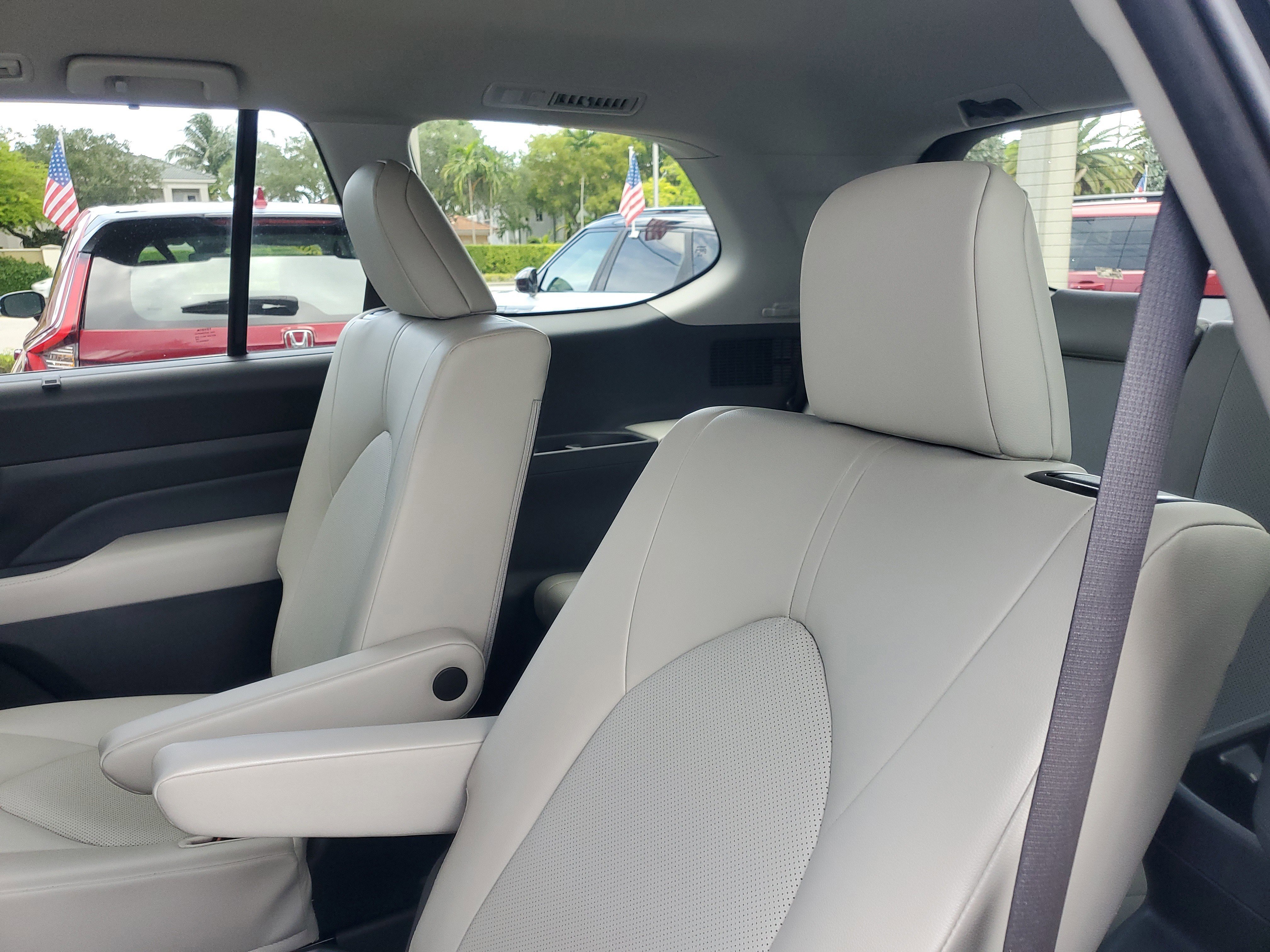 Used 2024 Toyota Grand Highlander XLE image 16