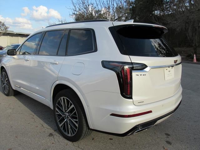Used 2023 Cadillac XT6 Sport w/ Technology Package image 6