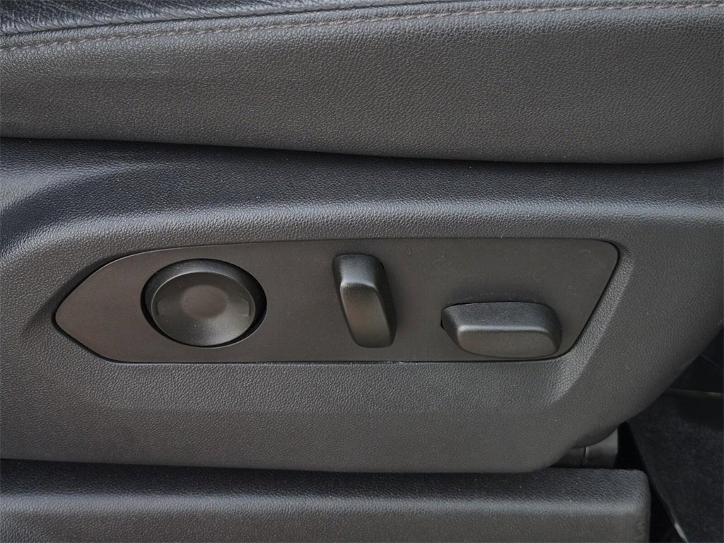 Used 2022 Chevrolet Silverado 1500 ZR2 w/ Technology Package image 15