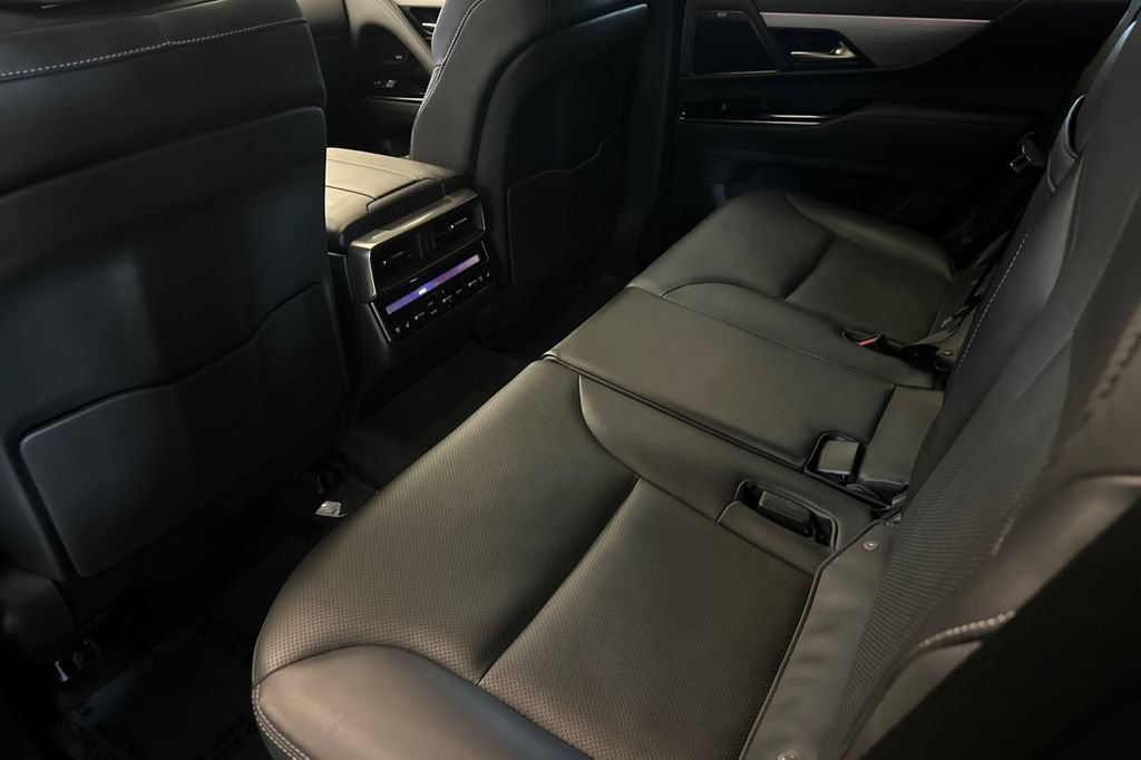 Used 2023 Lexus LX 600 F Sport w/ Accessory Package (Z1) AWD/4WD image 12