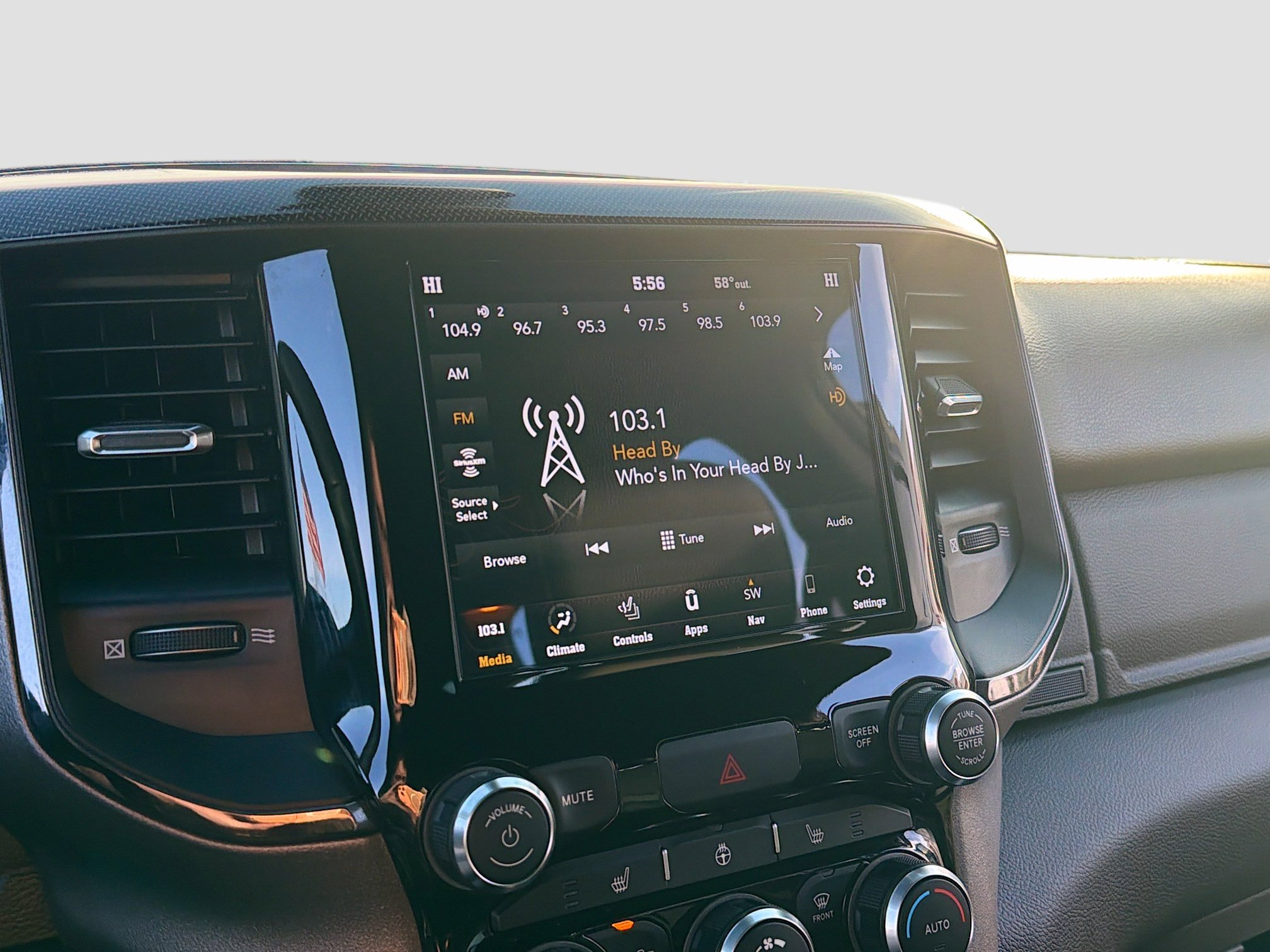 Used 2021 RAM 1500 Big Horn w/ Built-to-serve Edition image 10