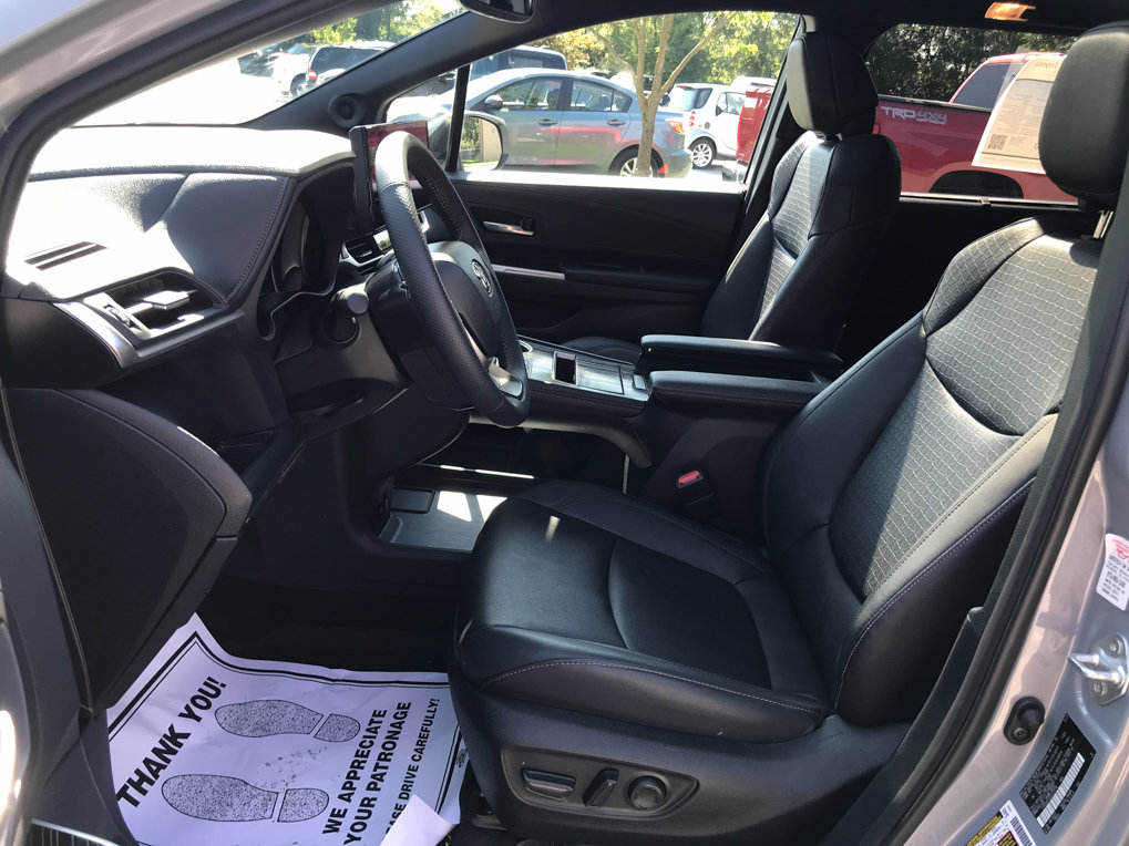 Certified 2025 Toyota Sienna XLE Woodland Edition AWD/4WD image 24
