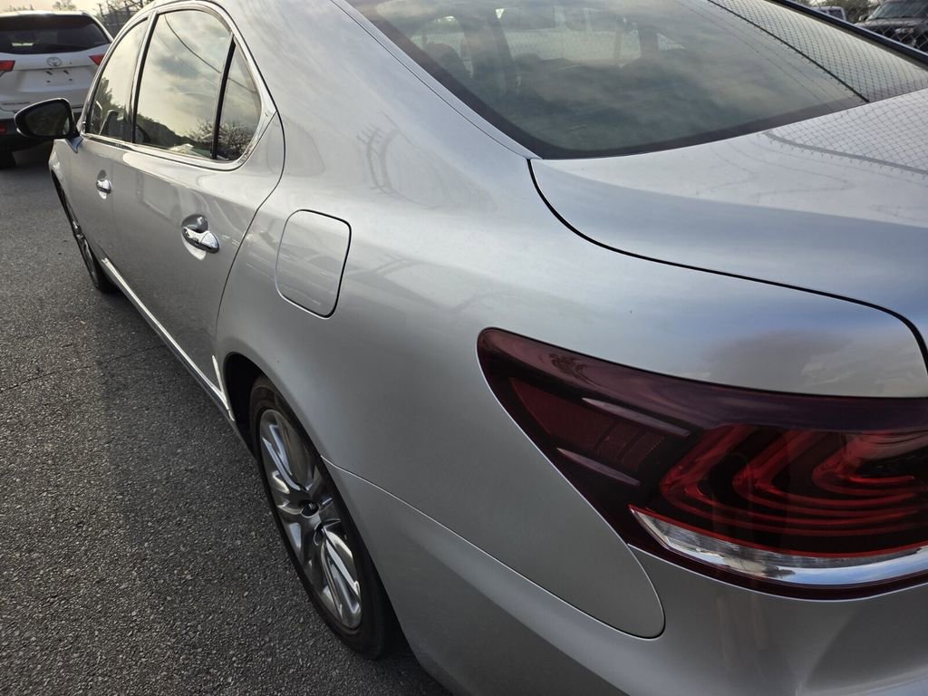 Used 2013 Lexus LS 460 L w/ Preferred Accessory Package image 7