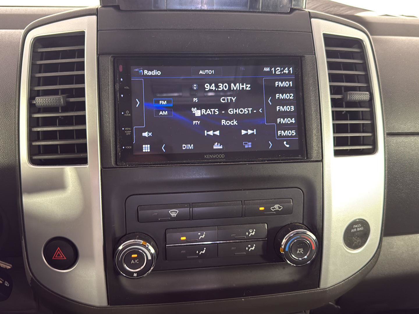Used 2014 Nissan Frontier SV AWD/4WD image 13