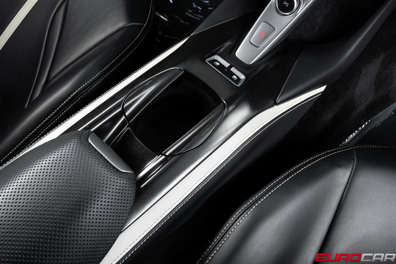 Used 2020 Ferrari 812 Superfast RWD image 34