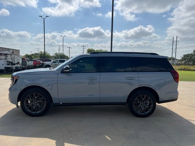 New 2027 Ford Expedition Platinum w/ Stealth Appearance Package AWD/4WD image 4