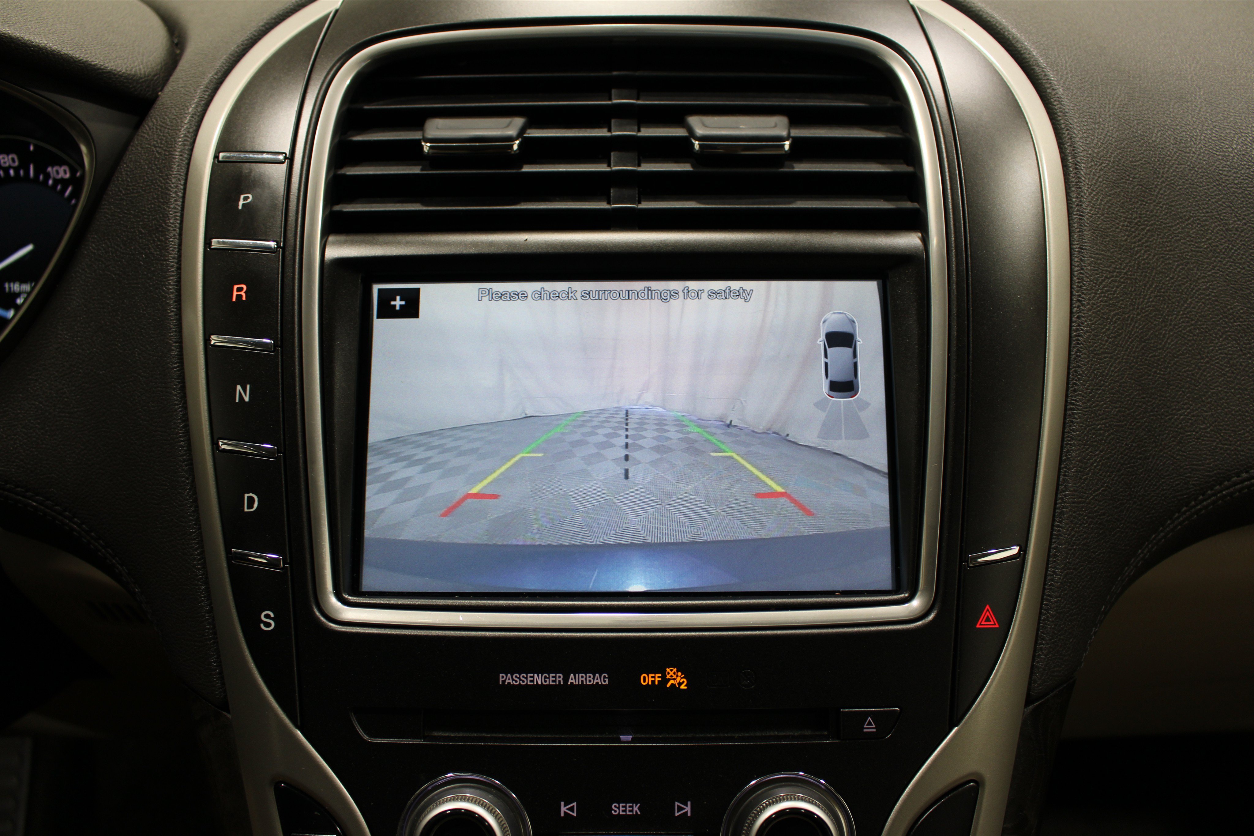 Used 2017 Lincoln MKX Select w/ Enhanced Security Package FWD image 16