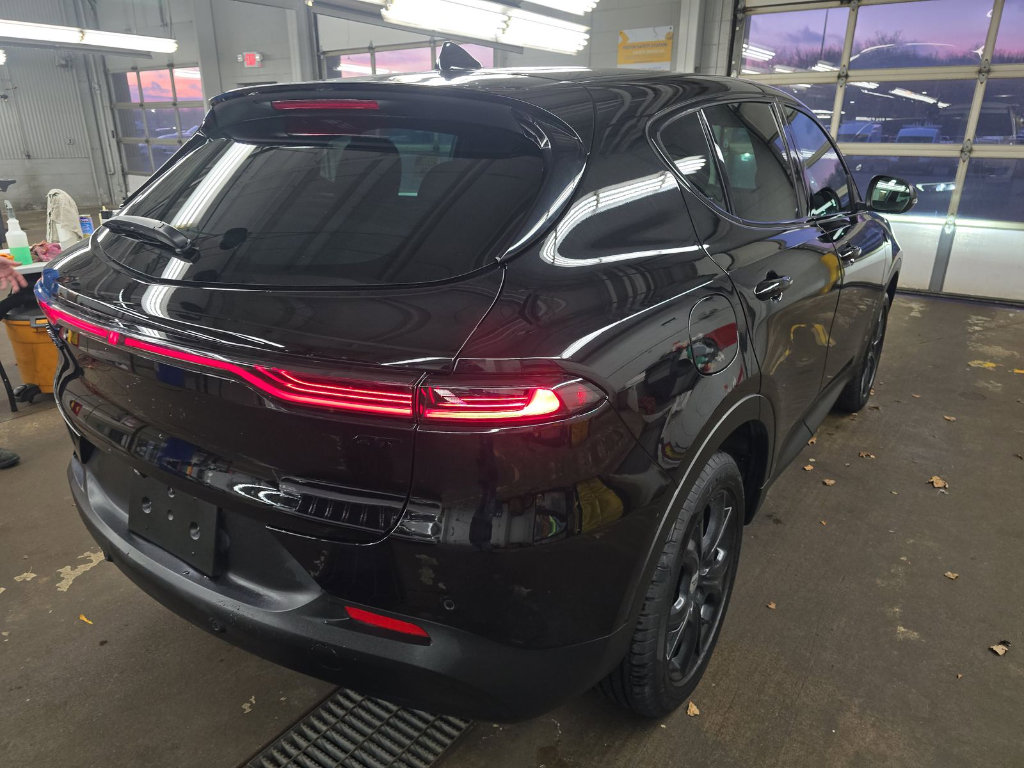 Used 2023 Dodge Hornet GT w/ GT Blacktop Package image 3