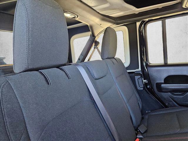Used 2024 Jeep Wrangler Unlimited Rubicon w/ Safety Group image 21
