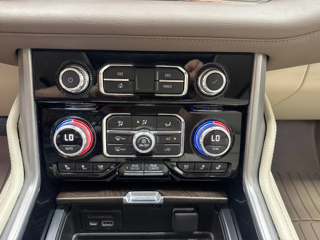 Used 2021 GMC Yukon Denali w/ Denali Premium Package RWD image 29
