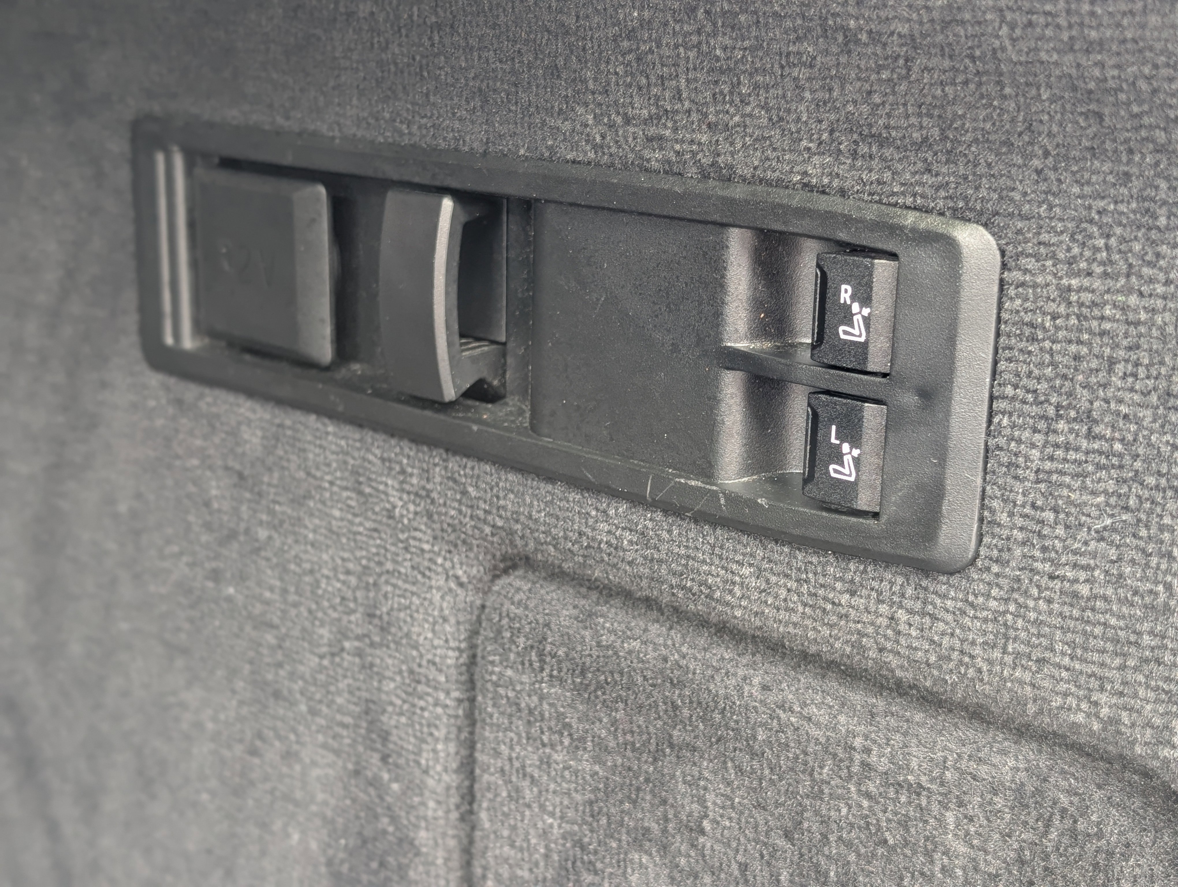 Used 2023 BMW iX xDrive50 w/ Sport Package image 48