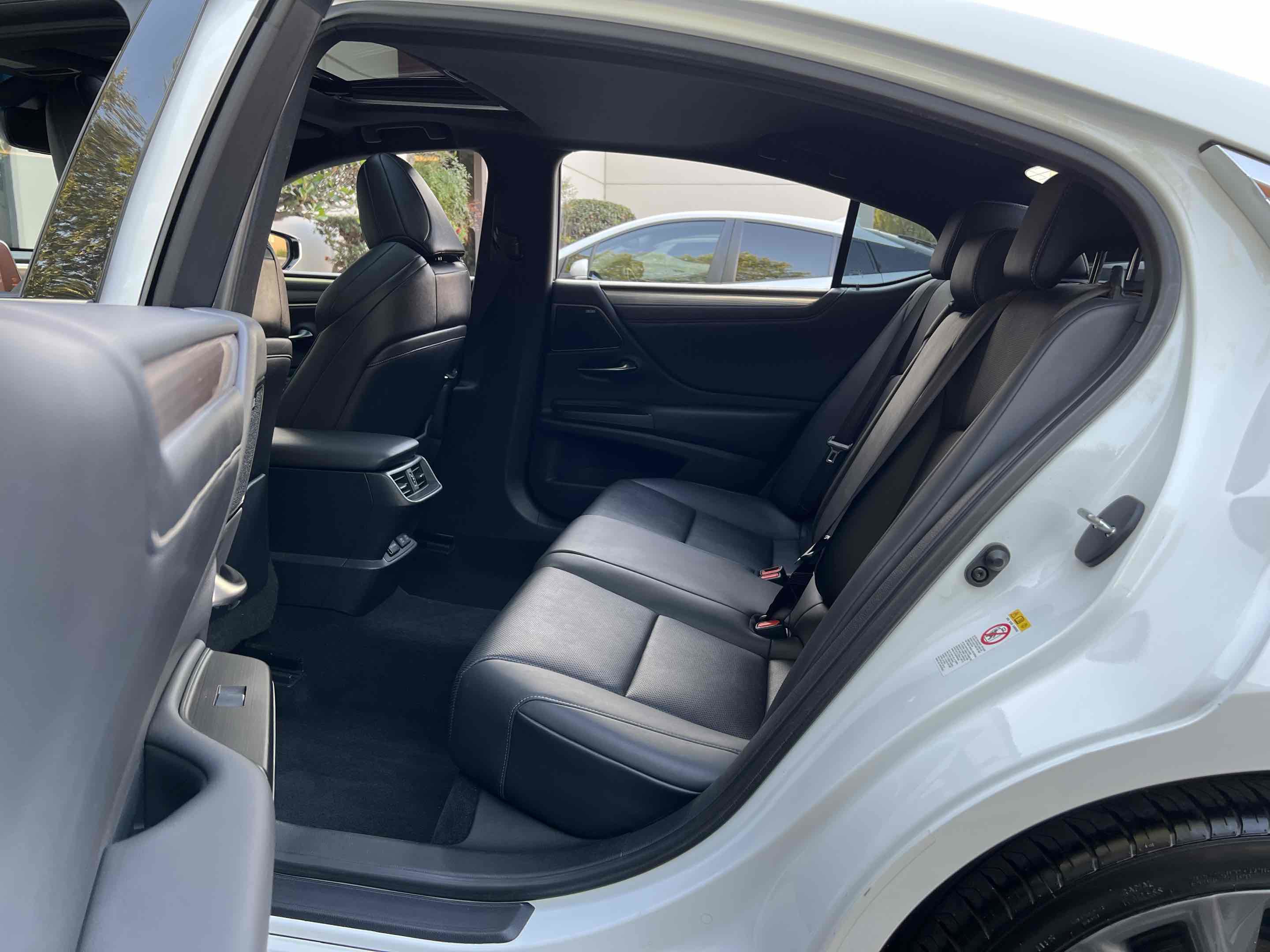 Used 2019 Lexus ES 350 F Sport w/ Accessory Package 2 FWD image 5