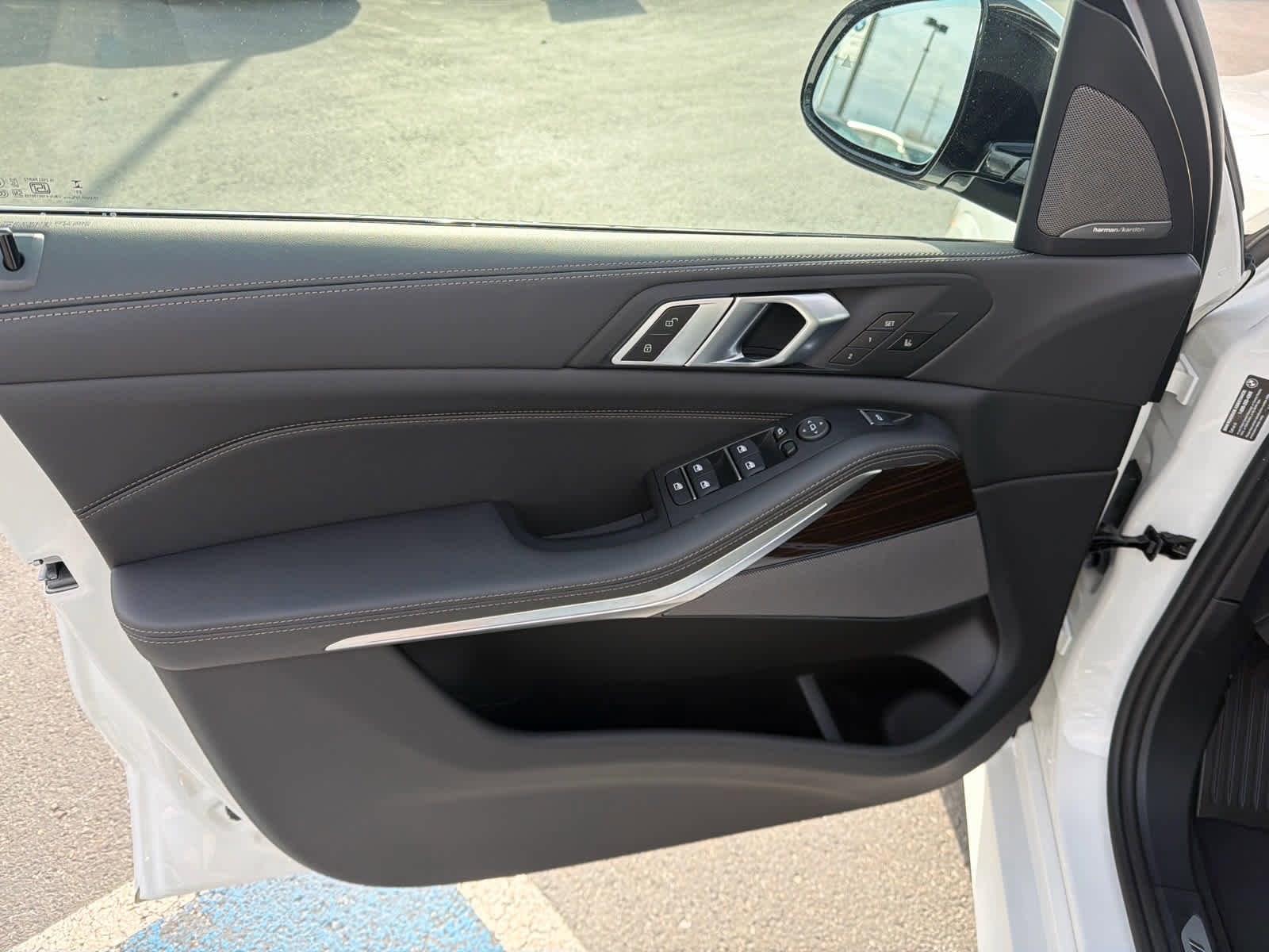 New 2026 BMW X5 xDrive40i w/ M Sport Package image 23