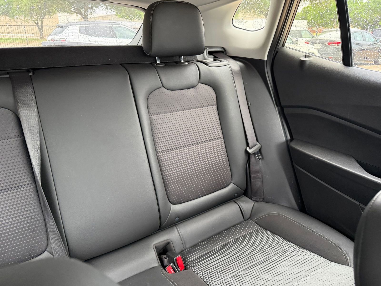 Used 2025 Chevrolet Trax LT FWD image 37