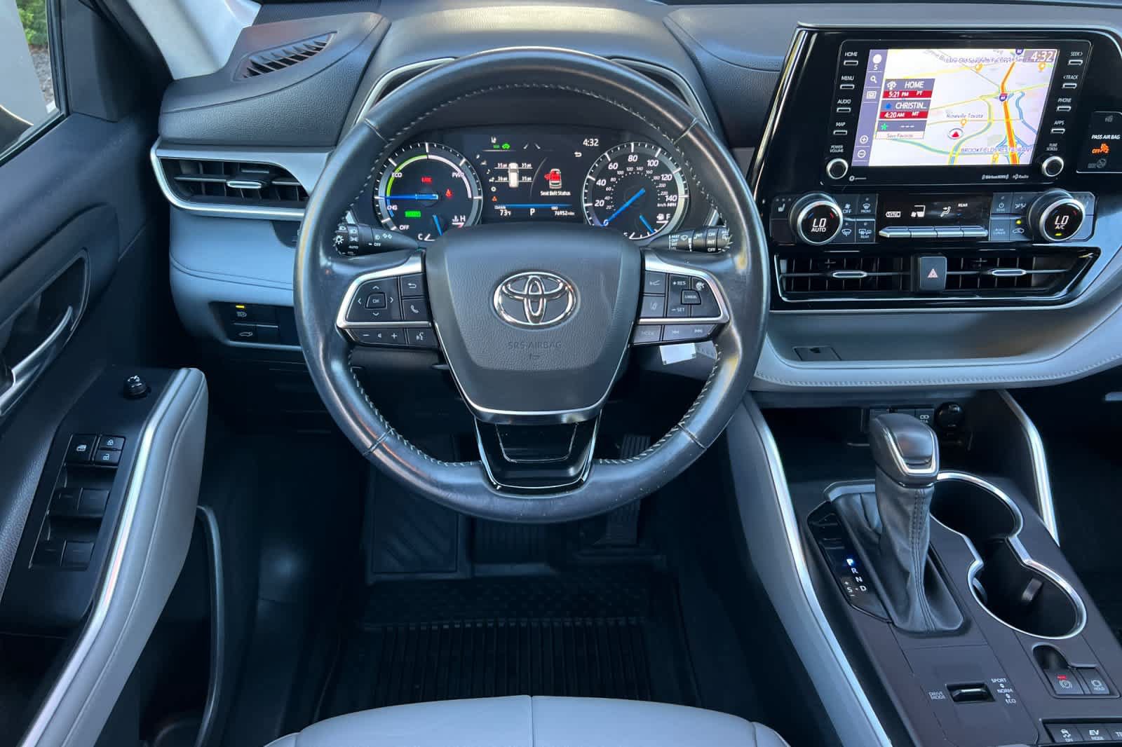 Used 2021 Toyota Highlander XLE AWD/4WD image 15