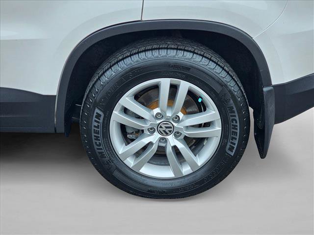 Used 2013 Volkswagen Tiguan S FWD image 9
