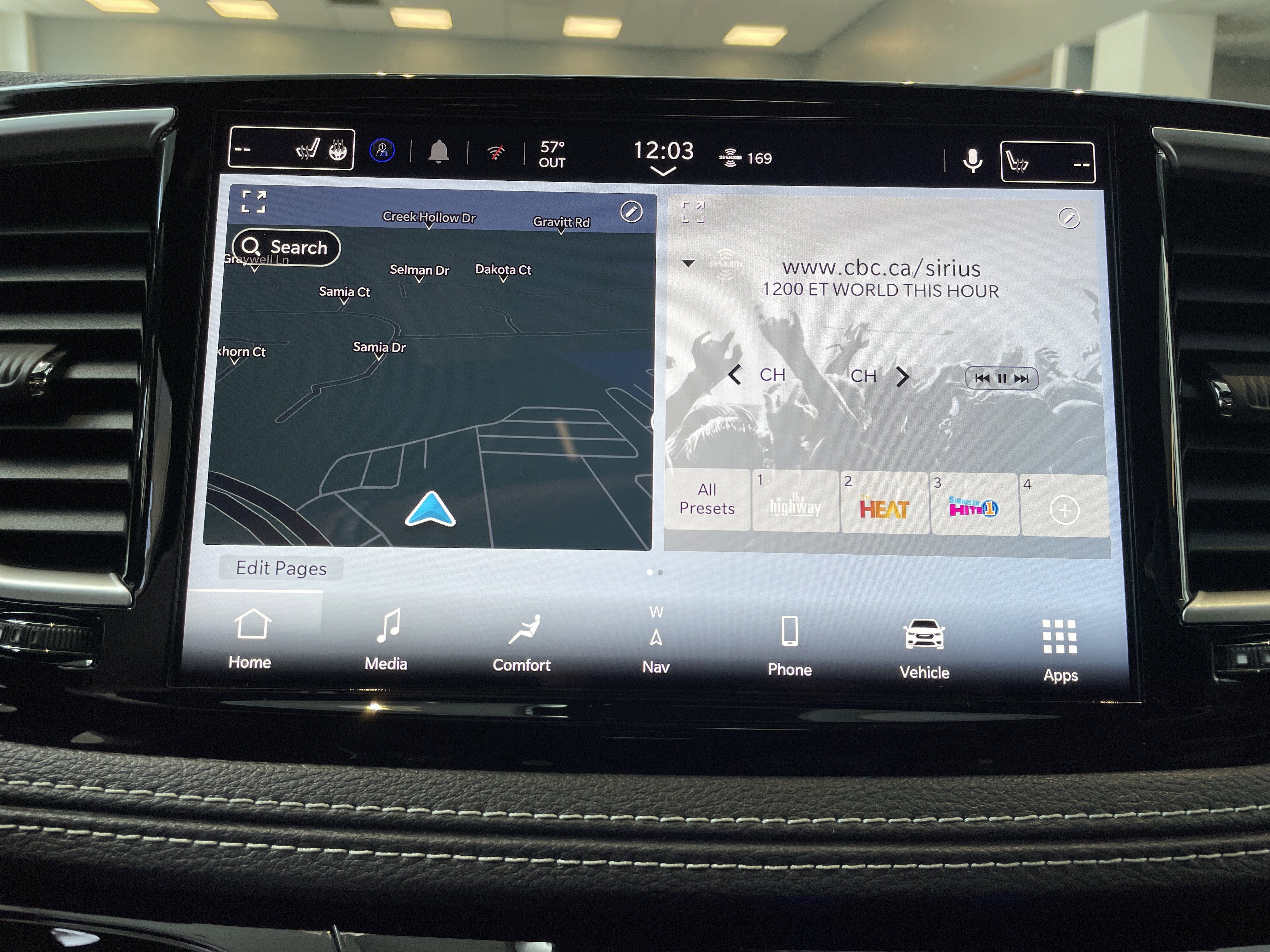 New 2026 Chrysler Pacifica Limited w/ Uconnect Theater Family Group FWD image 22